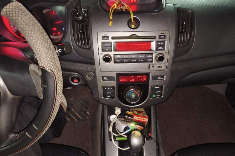 Used Kia Forte 2012 1.6L AT GLS Commemorative Edition Audio And AC Panel