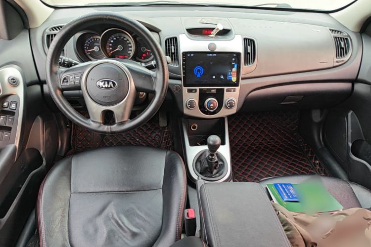 Used Kia Forte 2012 1.6L MT GL Commemorative Edition Center Console