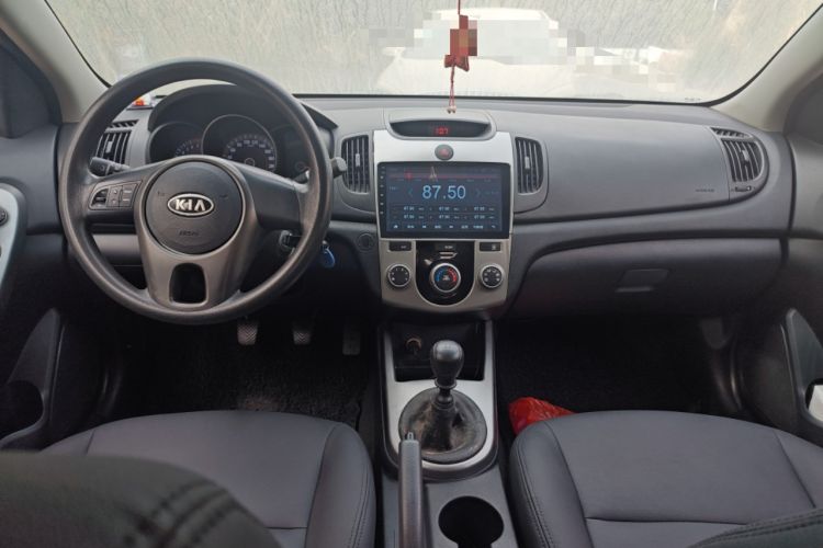 Used Kia Forte 2012 1.6L MT GL Commemorative Edition Center Console