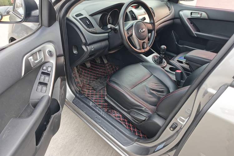 Used Kia Forte 2012 1.6L MT GL Commemorative Edition Driver Seat