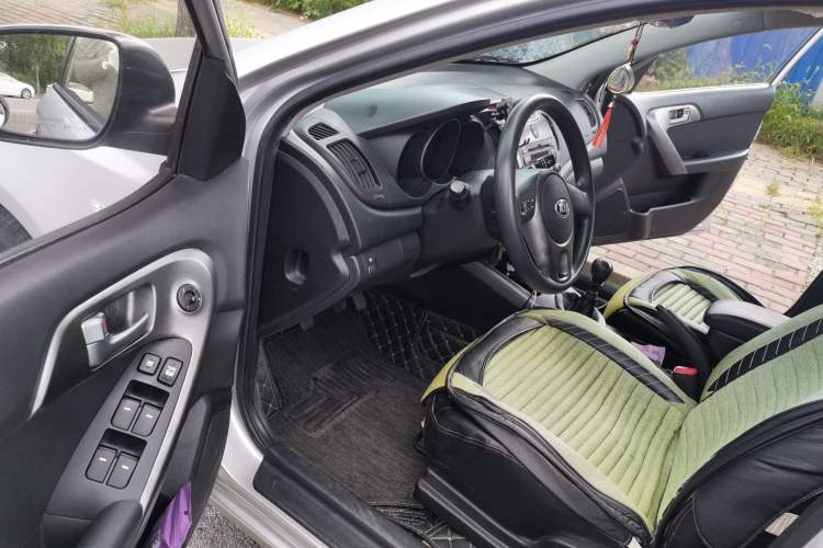 Used Kia Forte 2012 1.6L MT GL Commemorative Edition Driver Seat