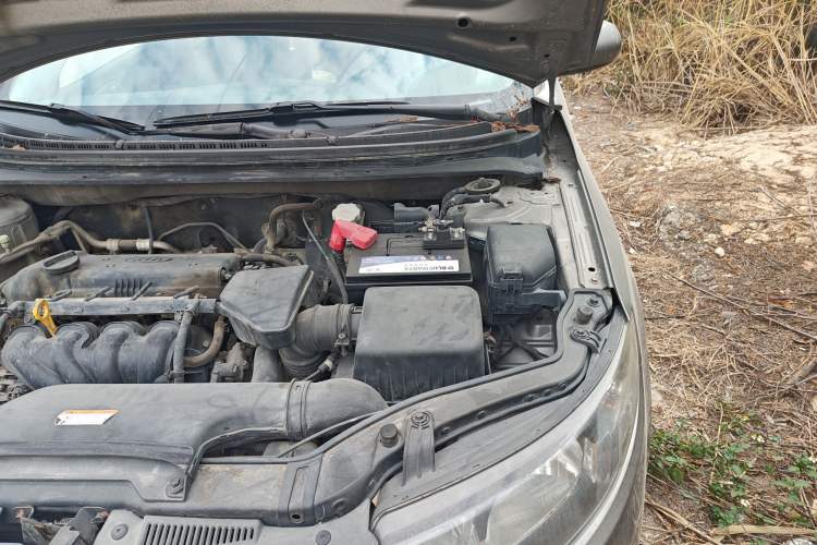 Used Kia Forte 2012 1.6L MT GL Commemorative Edition Engine Bay Left