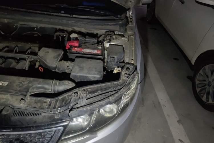 Used Kia Forte 2012 1.6L AT Premium Commemorative Edition Engine Bay Left