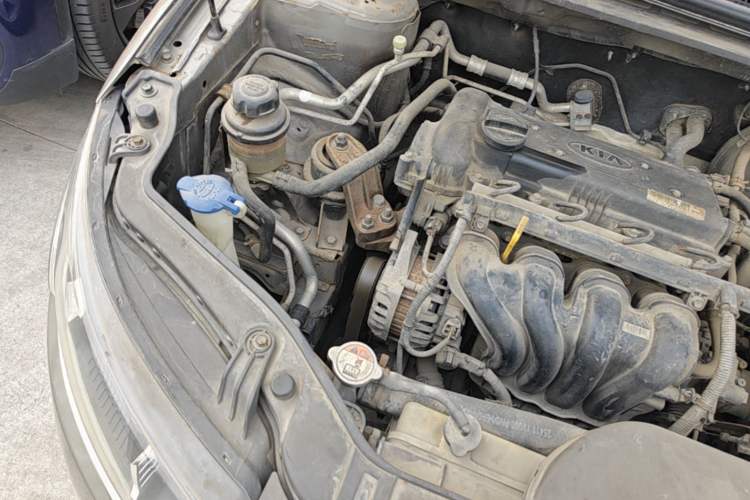 Used Kia Forte 2012 1.6L MT GL Commemorative Edition Engine Bay Right
