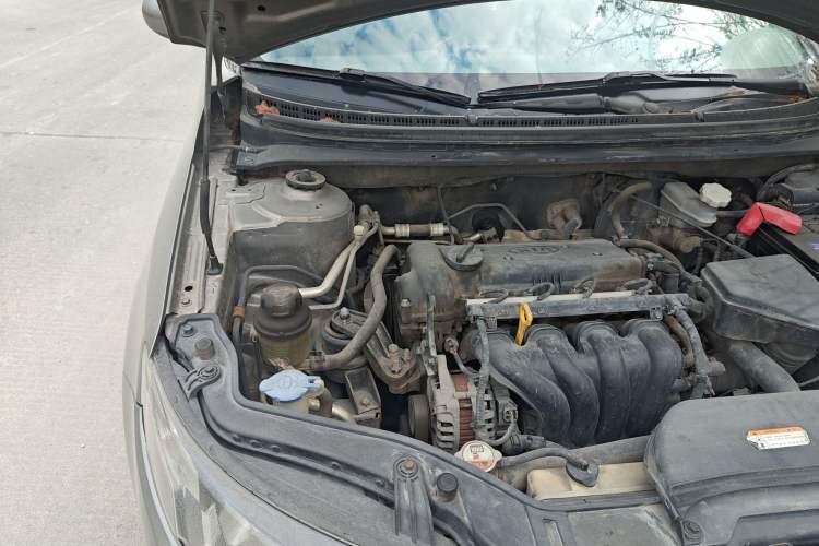 Used Kia Forte 2012 1.6L MT GL Commemorative Edition Engine Bay Right