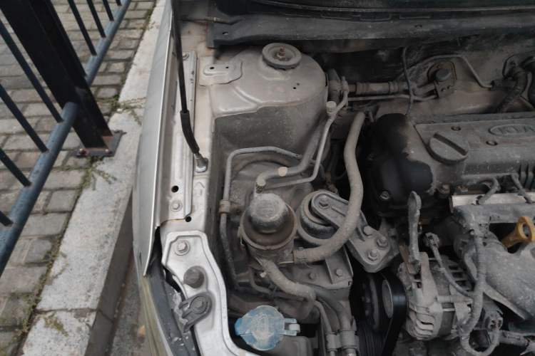 Used Kia Forte 2012 1.6L AT GL Commemorative Edition Engine Bay Right