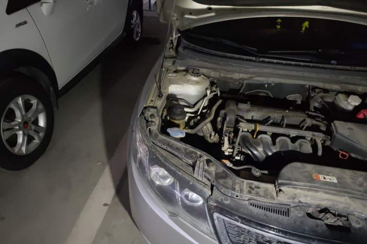 Used Kia Forte 2012 1.6L AT Premium Commemorative Edition Engine Bay Right