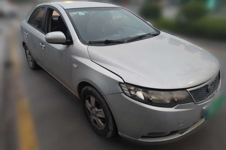 Used Kia Forte 2012 1.6L AT GL Commemorative Edition Front Right 45 Deg