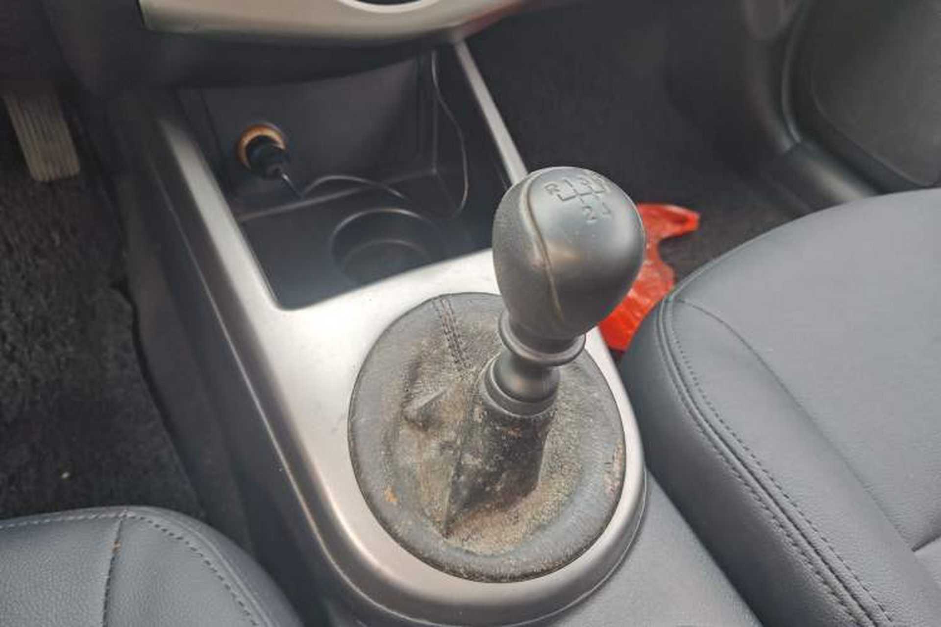 Used Kia Forte 2012 1.6L MT GL Commemorative Edition Gear Lever
