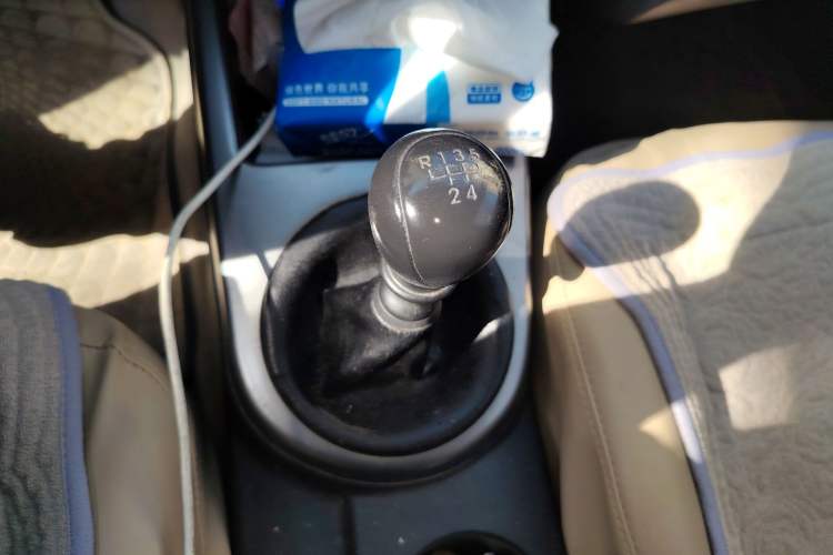Used Kia Forte 2012 1.6L MT GL Commemorative Edition Gear Lever