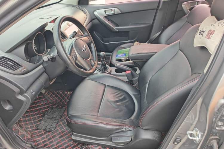 Used Kia Forte 2012 1.6L MT GL Commemorative Edition Left Front Seat