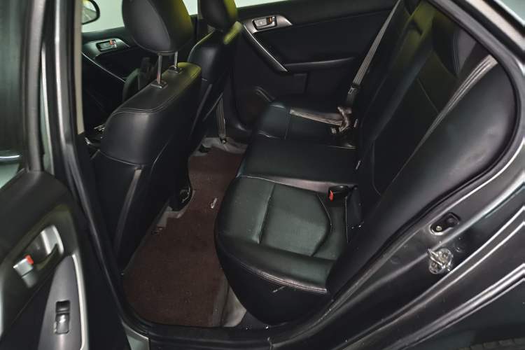 Used Kia Forte 2012 1.6L AT GLS Commemorative Edition Left Rear Seat