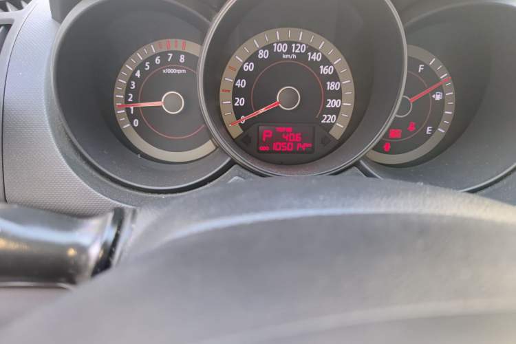 Used Kia Forte 2012 1.6L AT GL Commemorative Edition Odometer Close Up