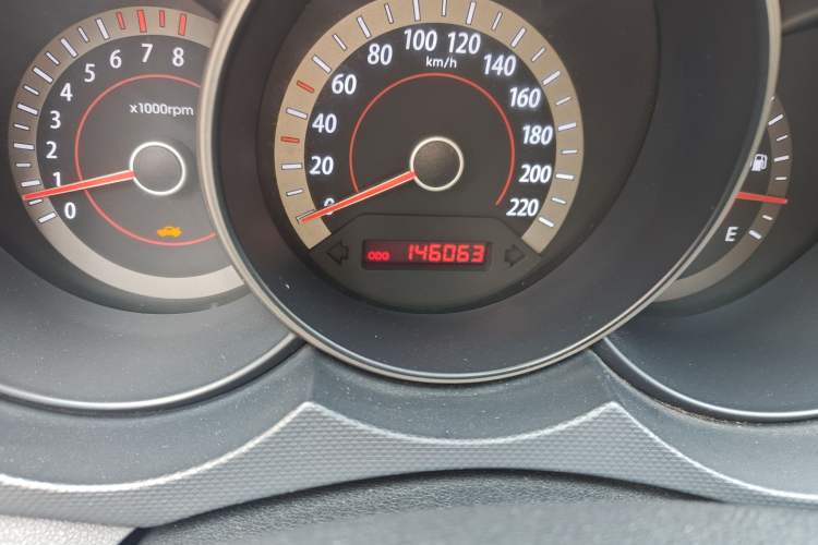Used Kia Forte 2012 1.6L MT GL Commemorative Edition Odometer Close Up