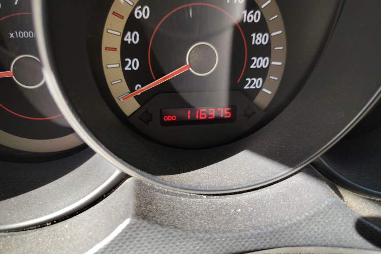 Used Kia Forte 2012 1.6L MT GL Commemorative Edition Odometer Close Up