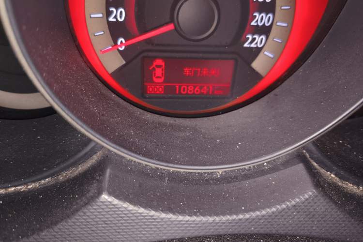 Used Kia Forte 2012 1.6L AT GLS Commemorative Edition Odometer Close Up