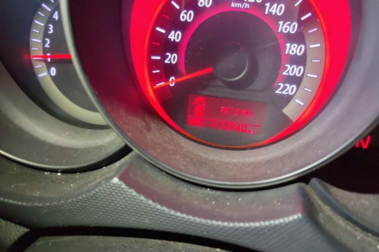 Used Kia Forte 2012 1.6L AT Premium Commemorative Edition Odometer Close Up