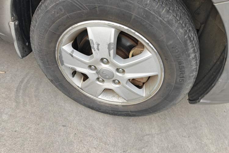 Used Kia Forte 2012 1.6L MT GL Commemorative Edition Right Front Wheel Hub