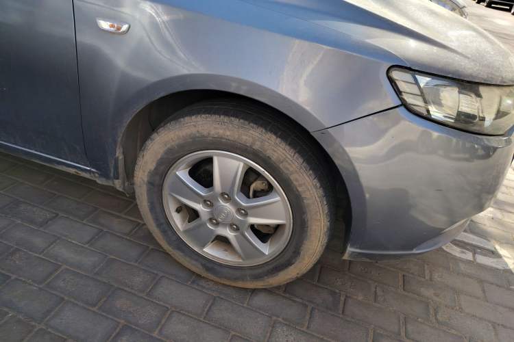 Used Kia Forte 2012 1.6L MT GL Commemorative Edition Right Front Wheel Hub
