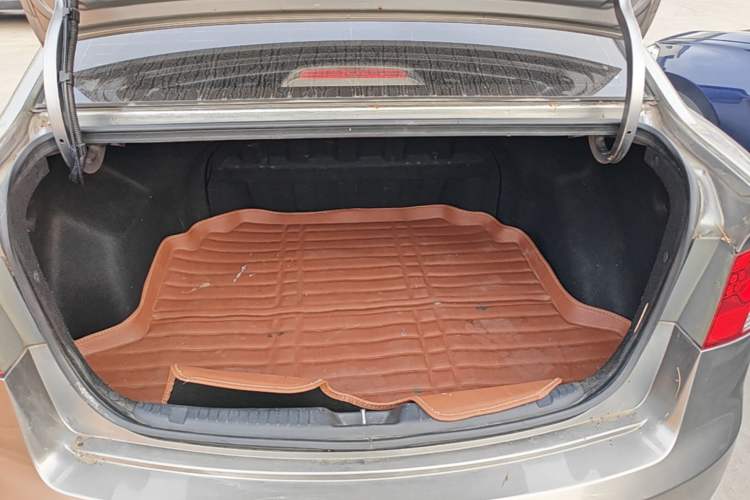 Used Kia Forte 2012 1.6L MT GL Commemorative Edition Trunk