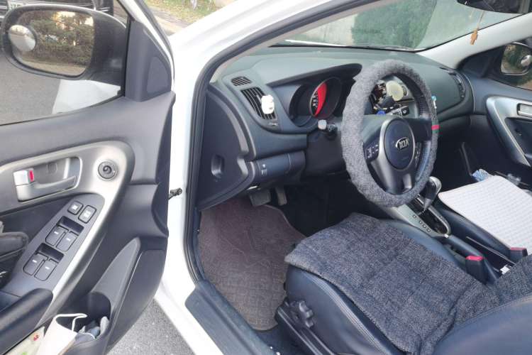 Used Kia Forte 2012 1.6L AT Premium Commemorative Edition Driver Seat