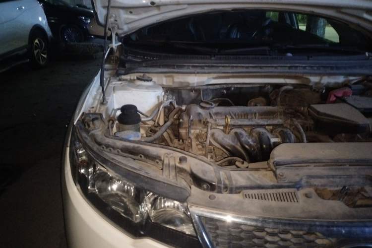 Used Kia Forte 2012 1.6L MT GL Commemorative Edition Engine Bay Right
