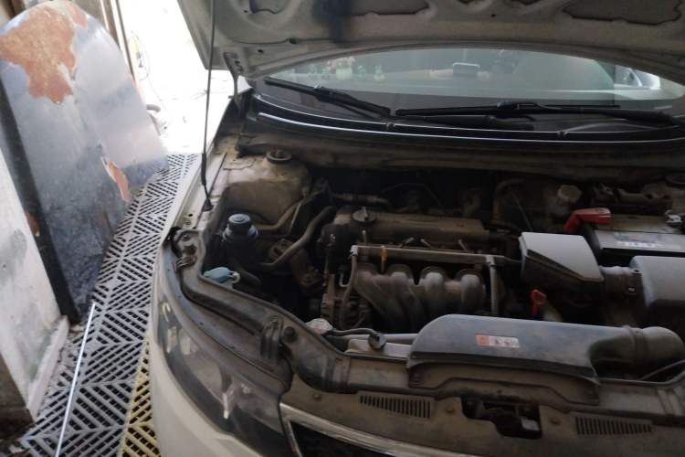 Used Kia Forte 2012 1.6L AT GL Commemorative Edition Engine Bay Right