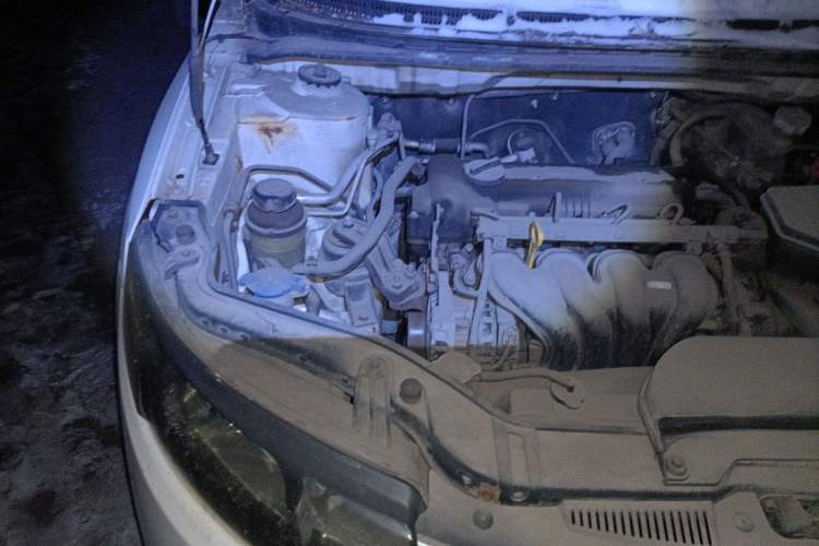 Used Kia Forte 2012 1.6L MT GL Commemorative Edition Engine Bay Right