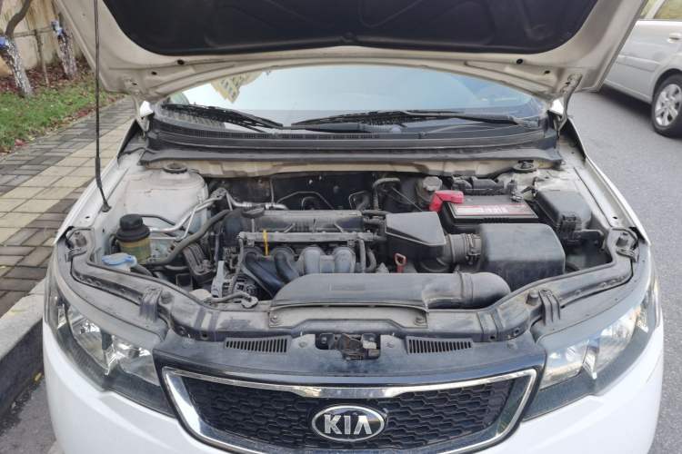 Used Kia Forte 2012 1.6L AT Premium Commemorative Edition Engine Bay