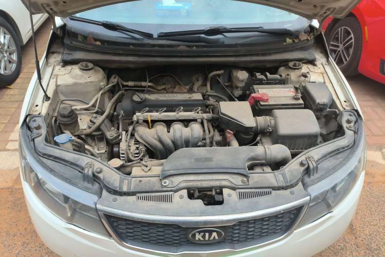 Used Kia Forte 2012 1.6L AT GL Commemorative Edition Engine Bay
