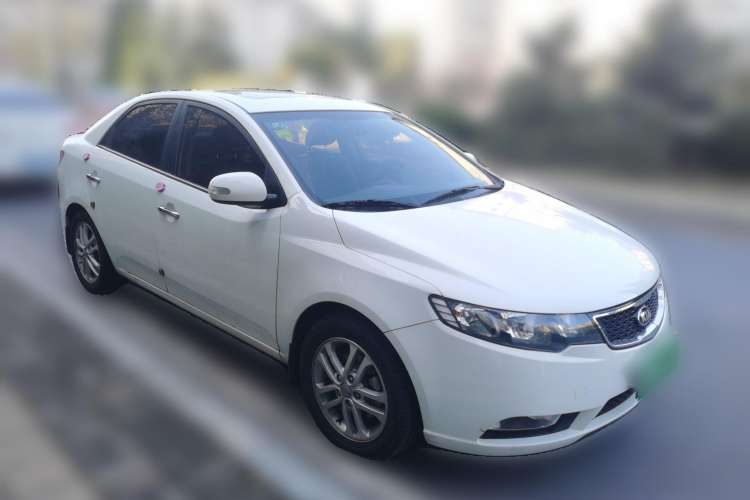 Used Kia Forte 2012 1.6L AT Premium Commemorative Edition Front Right 45 Deg
