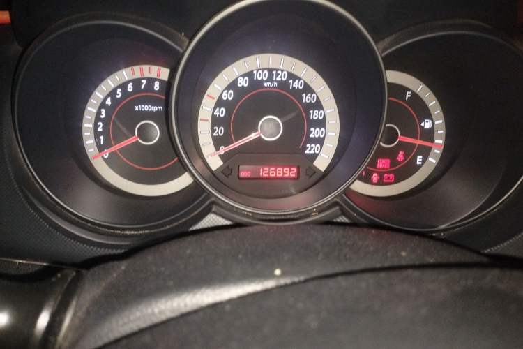 Used Kia Forte 2012 1.6L MT GL Commemorative Edition Odometer Close Up