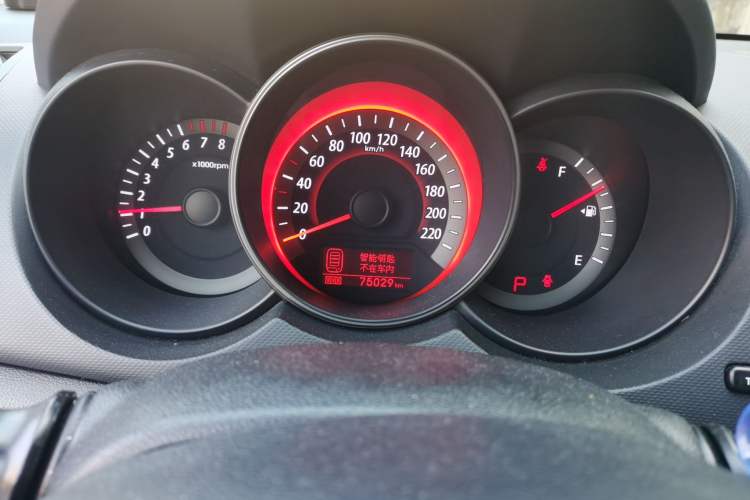 Used Kia Forte 2012 1.6L AT Premium Commemorative Edition Odometer Close Up