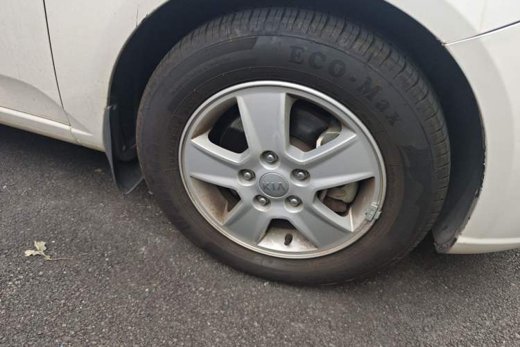 Used Kia Forte 2012 1.6L AT GL Commemorative Edition Right Front Wheel Hub