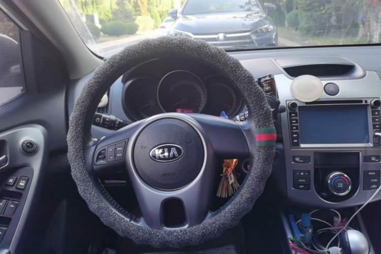 Used Kia Forte 2012 1.6L AT Premium Commemorative Edition Steering Wheel