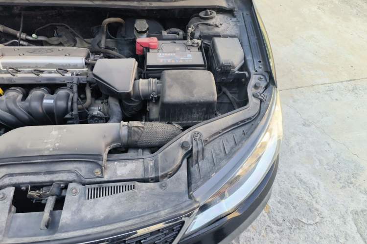 Used Kia Forte 2014 1.6L MT GLS Engine Bay Left