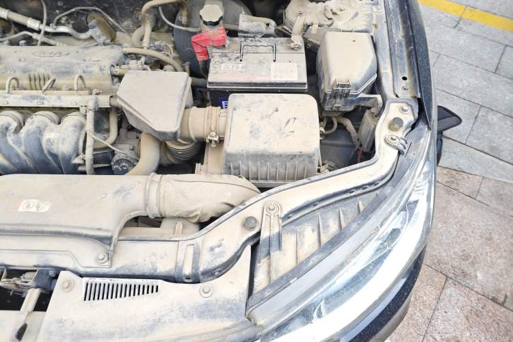 Used Kia Forte 2014 1.6L MT GL Engine Bay Left