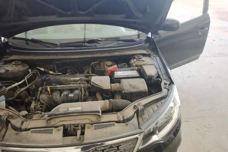 Used Kia Forte 2014 1.6L MT GL Engine Bay Left