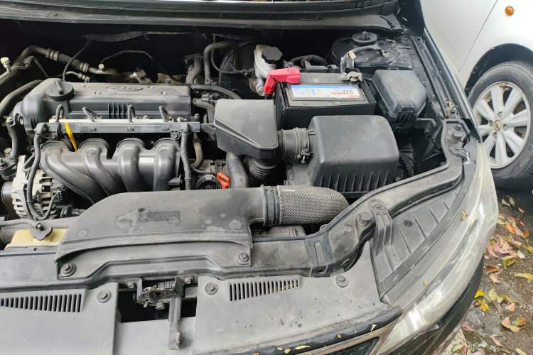 Used Kia Forte 2014 1.6L AT GL Engine Bay Left