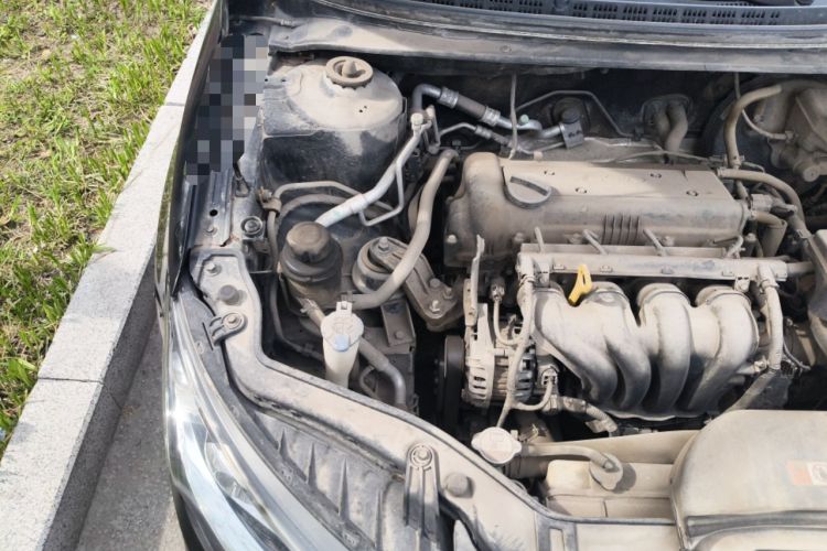 Used Kia Forte 2014 1.6L MT GL Engine Bay Right