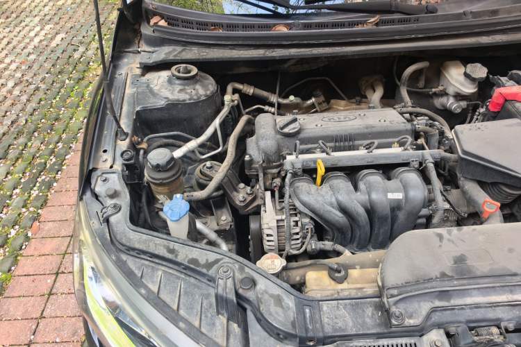 Used Kia Forte 2014 1.6L AT GL Engine Bay Right