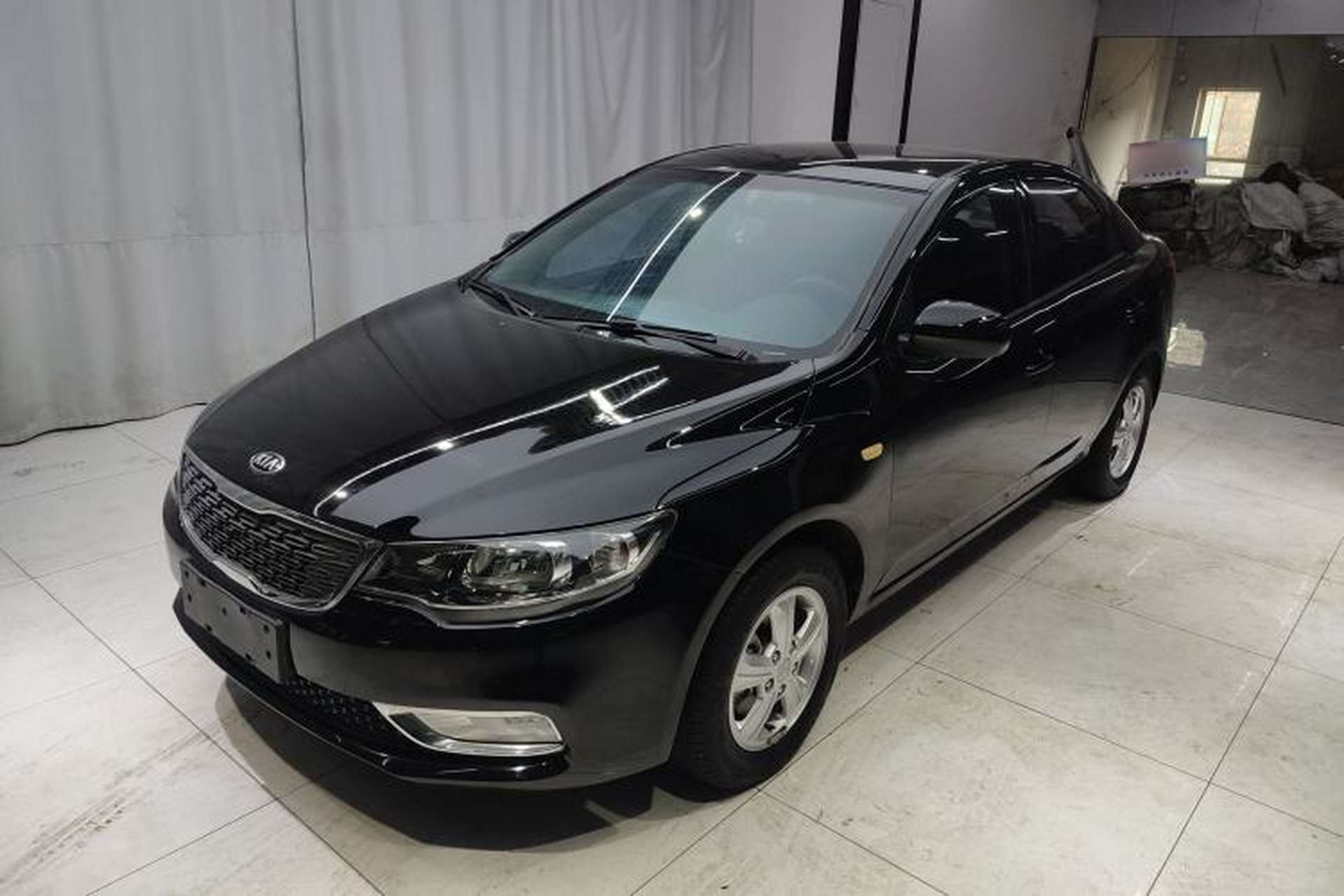 Used Kia Forte 2014 1.6L MT GL Front Left 45 Deg