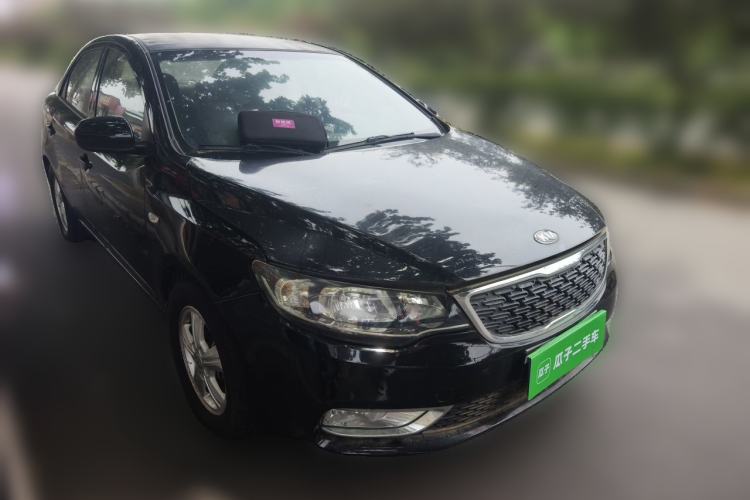 Used Kia Forte 2014 1.6L MT GL Front Right 45 Deg