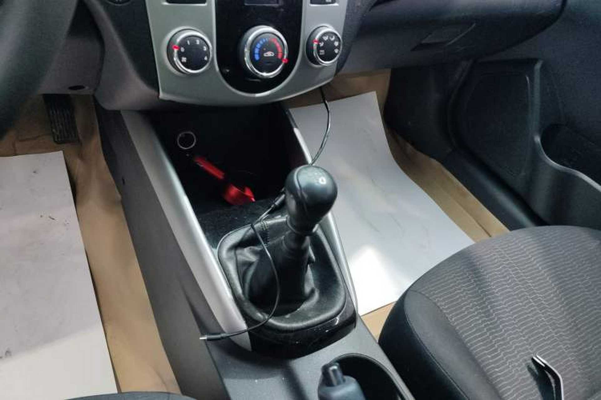 Used Kia Forte 2014 1.6L MT GL Gear Lever
