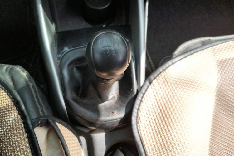 Used Kia Forte 2014 1.6L MT GL Gear Lever