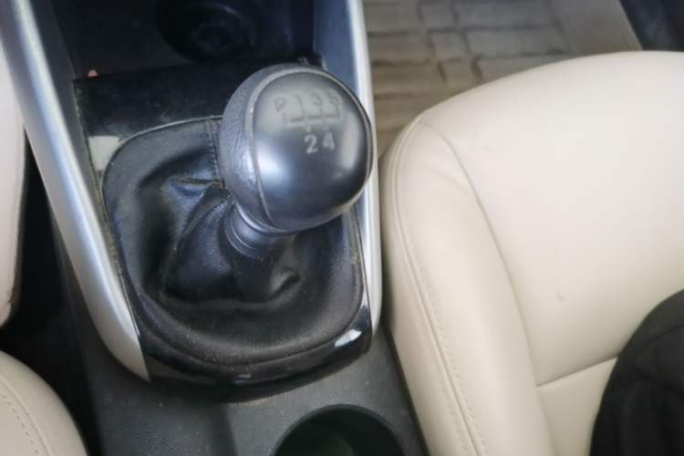 Used Kia Forte 2014 1.6L MT GL Gear Lever