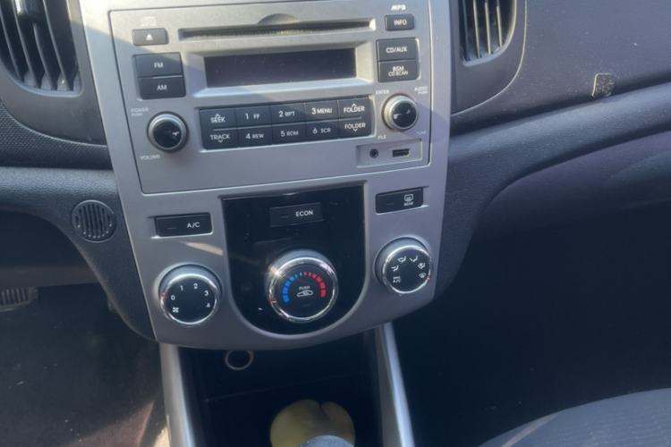 Used Kia Forte 2014 1.6L AT GL Interior 2
