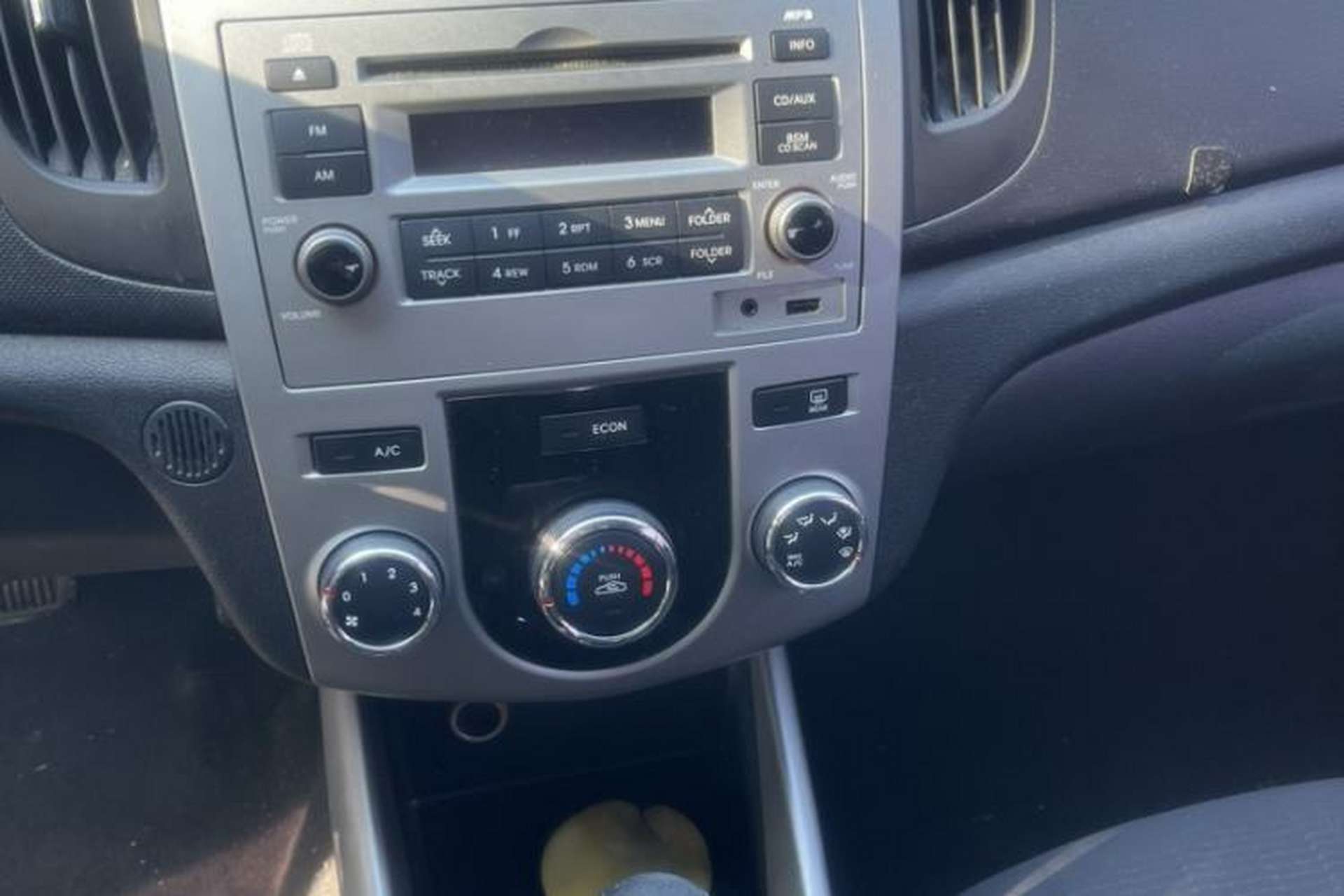 Used Kia Forte 2014 1.6L AT GL Interior 2