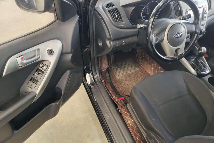 Used Kia Forte 2014 1.6L AT GL Interior 3