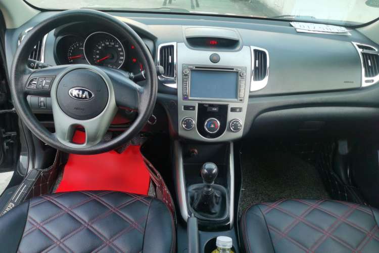 Used Kia Forte 2014 1.6L MT GL Interior 3